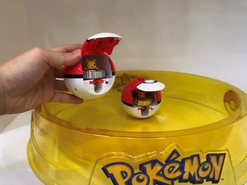Brinquedos Com Figuras De Ação Animada Pokemon , Pikachu Top Launcher Magic  Gyro Arena