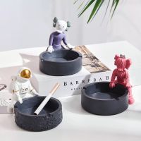 【 Party Store 】 Resin Ashtray Nordic Home Decoration Ash Trays Creative Astronaut Crafts Storage Box Boyfriend Gift Cigar Ashtray with Lid