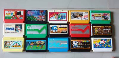 ตลับเกมส์ famicom(แฟมิลี่) ตลับเกมส์สนุกวัยเด็กใช้งานได้ปกติครับ