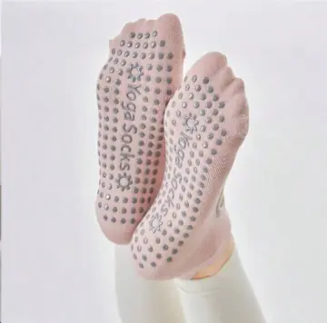 Yoga Socks with Grips for Women, Cotton Mid-tube Bottom Cushioned Socks Non  Slip Grip Socks for Yoga, Pilates, Dance, Ballet