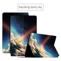 สำหรับ Samsung Galaxy Tab A8 10.5-นิ้ว เคสแท็บเล็ตลายหินอ่อนและท้องฟ้าที่เต็มไปด้วยดวงดาวหนังหรูการออกแบบขาตั้งฝาพับด้วยฟังก์ชั่นการนอนหลับและปลุกอัตโนมัติ