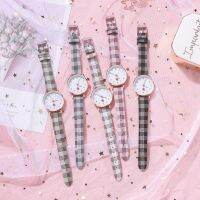 【พร้อมส่ง】jam Tangan Perempuan นาฬิกาข้อมือ สายหนัง ลายสก๊อต เรืองแสง สไตล์เร เรียบง่าย สําหรับผู้หญิง นักเรียน