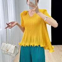 Short Sleeved Womens High Elasticity Large Size Slim Pleated V-neck T-shirt