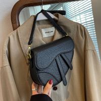 [Hot style] Internet celebrity retro bag for women 2023 new fashion spring and summer womens texture shoulder versatile crossbody saddle