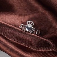 Hand Heart Crown Claddagh Silver Ring Women Polished Wedding Band 925 Sterling Silver Jewelry Engagement Rings Female Size 4-11