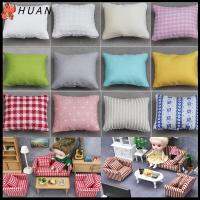 HUAN 4pcs ที่มีคุณภาพสูง บ้านตุ๊กตา1/12 เก้าอี้จำลองสถานการณ์ ขนาดเล็กมากๆ ของเล่นเฟอร์นิเจอร์โต๊ะ ตกแต่งบ้านตุ๊กตา โต๊ะไม้โต๊ะ เบาะโซฟาบ้านตุ๊กตา