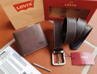 ชุดสุดคุ้ม LEVIS Belt and Wallet Gift Set ของแท้  ระเป๋าสตางค์พับสองตอนและเข็มขัดวัสดุหนังคุณภาพดี