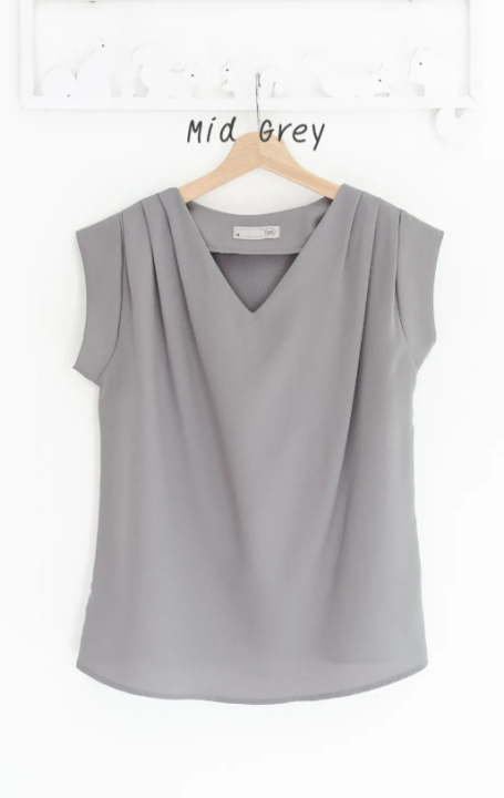 narinari-mt3100-classic-sleeveless-blouse