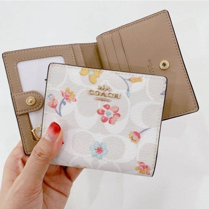 Guaranteed Authentic Coach Snap Wallet In Signature Canvas With