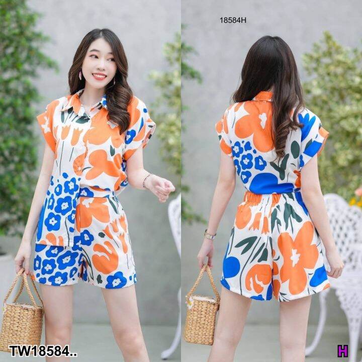 tw18584-set-2-ชิ้น-เสื้อแขนพับลายกราฟฟิก-กางเกงขาสั้น