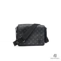 NEW LV DISTRICT MESSENGER PM ECLIPSE MONOGRAM MONOGRAM CANVAS SHW