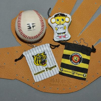 ทีมเบสบอล Hanshin Tigers กระเป๋าใส่เหรียญหุ่นกระบอกเล็ก กระเป๋าใส่เหรียญหุ่นแขวน กระเป๋าผ้าใบเล็ก พัดลม อุปกรณ์โซ่โทรศัพท์มือถือ ꧁ของแท้และคุณภาพสูง꧂