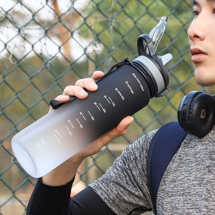 2023-new-fashion-version-sports-water-cup-large-capacity-boys-outdoor-fitness-plastic-cup-mens-space-cup-student-riding-water-bottle-kettle