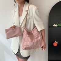 Casual Large Capacity Bag Bag Women 2023 New Summer Popular Chain Shoulder Bag Fashion Bucket