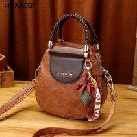 shoulder bag is natural capacity of the soft leather bucket lady handbags worn mature temperament goddess undertakes to tide