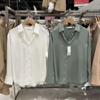 Uniqlo เสื้อผู้หญิงใส่อยู่บ้านห้องลองเสื้อเป็นผ้าซาติน2023,ทรงหลวมใส่สบายเสื้อผ้าส่วนบนแบบไม่มีซับในของเสื้อแขนยาว458834