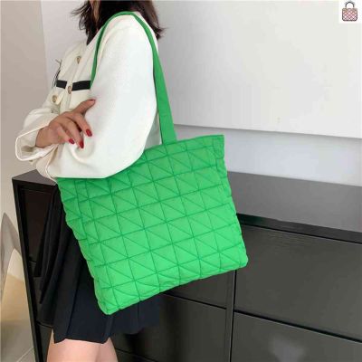Cotton Padded Shoulder Handbags Quilted Ladies Tote Handbags Rhombus Pattern Large Capacity Solid for Travel Work Female Purse