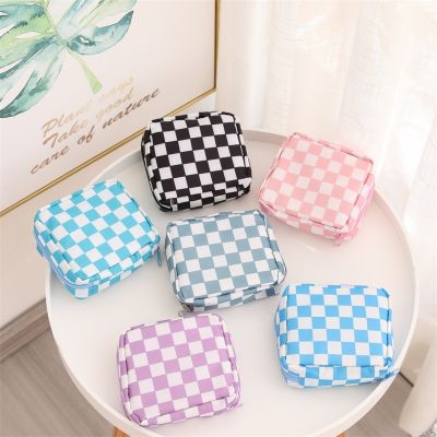 【CC】 Ladies Checkerboard Small Makeup Organizer for Sanitary Tampon Napkin Storage