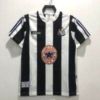 2022 2023 ล่าสุด เสื้อกีฬาแขนสั้น ลายทีมชาติฟุตบอล Newcastle 95 97 Newcastle home สไตล์วินเทจ ไซซ์ S-XXL AAA