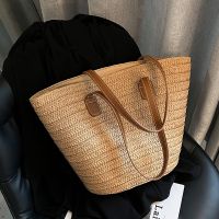 Large-capacity grass woven bag 2023 summer new bucket bag womens beach bag fashion shoulder armpit tote bag 【QYUE】