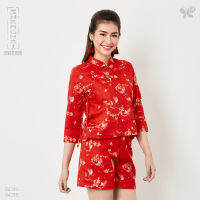 Woman Mandarin Top - Wintersweet Flowers เสื้อคอจีนแขนสามส่วนจาก Cotton 100% ทอในรูปแบบของซาติน มีความเงาเล็กน้อย ตกแต่งด้วยดีเทลลวดลายโค้งช่วงหน้าอก