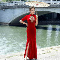 กำมะหยี่สีทองแคทวอล์ค Cheongsam แสดงยาว 2021 สง่างามแคทวอล์ค Cheongsam บวกขนาดเย็บปักถักร้อยยืดหยุ่น Cheongsam ยาว Cheongsam สำหรับผู้หญิง