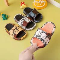 The new childrens sandals in the summer of lovely cartoon printing baby bear is cool procrastinate soft bottom parent-child one word procrastinates graffiti slippers