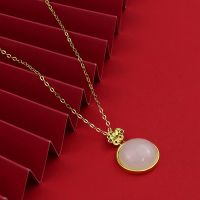 [COD] Net red belt goods recommend classical design ancient gold fashion light luxury inlaid round imitation Hetian jade girl pendant