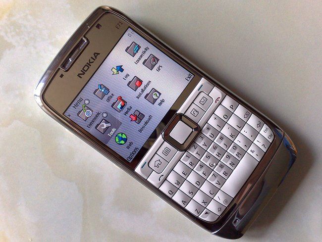 Hp Tahan Banting Nokia Jadul E71 Spek Gahar Mulus No Minus 95 98