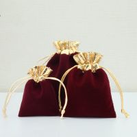 10 Pcs/Lot Christmas Package Golden Mouth Velvet Pouch with Drawstring Grand Flannel Jewelry Bags Wedding Candy Pocket Gift Wrapping  Bags