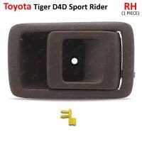 มือเปิดอันใน มือดึงใน มือจับในประตู ข้างขวา 1 ชิ้น สีน้ำตาล สำหรับ Toyota Sport Rider LN145 Pick Up Hilux MK4 Tacoma ปี 1997-2004