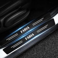 [Hot K] สติกเกอร์แผ่นติดขอบป้องกันธรณีประตูรถยนต์สำหรับ Skoda Fabia 1 2 3 MK1 MK3 MK2 NJ3หนัง NJ5คาร์บอนไฟเบอร์อุปกรณ์ตกแต่ง