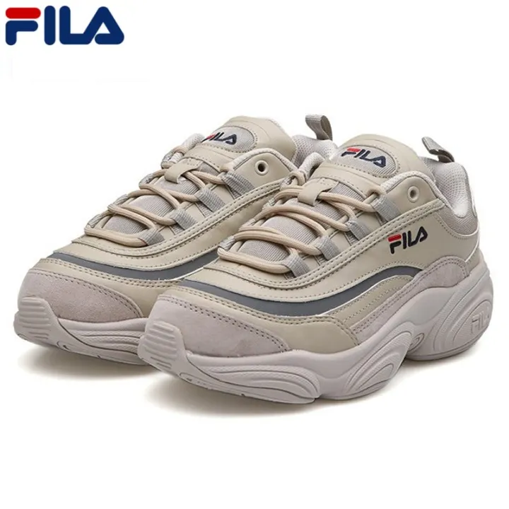 beige sneakers fila