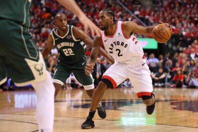 โปสเตอร์ Kawhi Leonard คาวาย เลียวนาร์ด บาสเกตบอล Basketball Poster โปสเตอร์ขนาดใหญ่ ตกแต่งผนัง ของแต่งบ้าน ของแต่งห้อง โปสเตอร์ติดผนัง 77poster