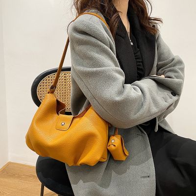 The new han edition bags 2021 fashion handbag lash three-piece dumplings bag city contracted one shoulder bag
