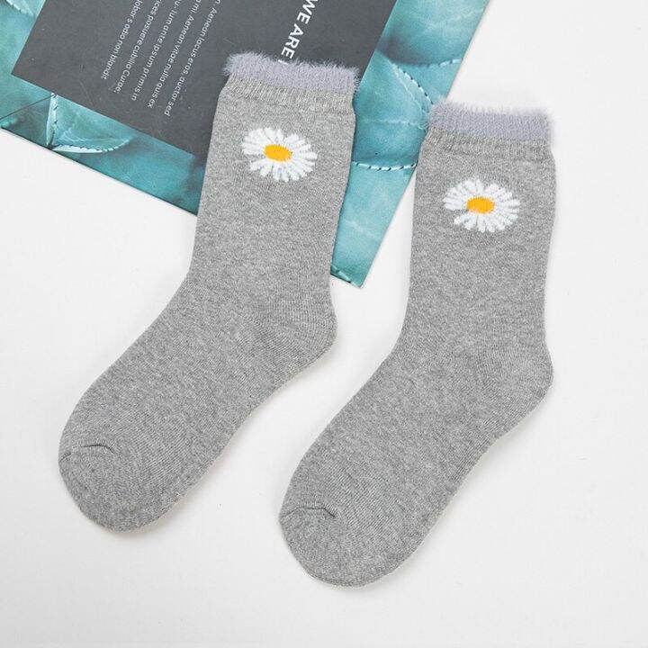 winter-women-cotton-socks-warmer-thicken-embroidery-daisy-comfortable-crew-socks