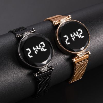 卍 ใหม่ผู้หญิงนาฬิกาอิเล็กทรอนิกส์แฟชั่นหรูหราชุดนาฬิกาข้อมือสร้อยข้อมือ LED ดิจิตอลจอแสดงผลสมาร์ทนาฬิกากันน้ำหญิงสุภาพสตรี