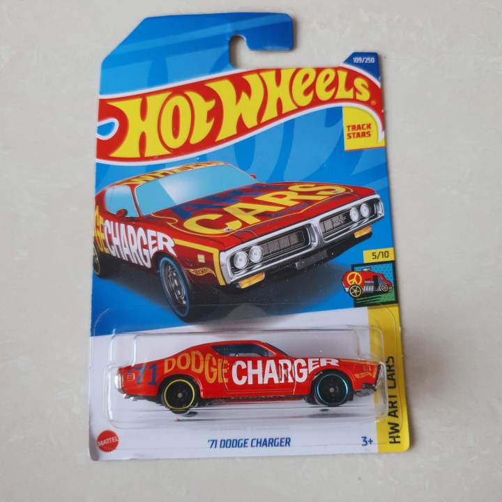 Xe Mô Hình Chính Hãng HotWheels - 71 Dodge Charger 