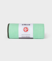 Manduka ผ้าปูทับเสื่อโยคะผืนเล็ก eQua® Hand Yoga Towel - สีเขียวอ่อน (16")