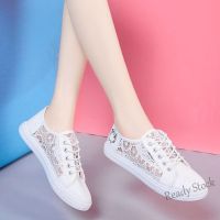 【Ready Stock】 ❅✖♈ C39 White shoes canvas shoes lace breathable shoes hollow flat students mesh shoes Joker lace running【女士潮流帆布鞋⭐ 现货】小白鞋帆布鞋蕾絲透氣鞋鏤空平底學生網面鞋百搭系帶跑步