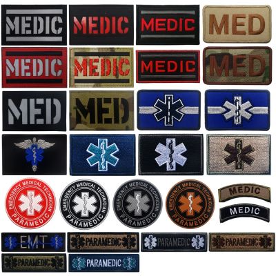 MEDIC Medical Emergency Armband Embroidered Reflective Fabric Magic Patch EMT Rescue Logo Patch Hook and Ring Military Patches Adhesives Tape