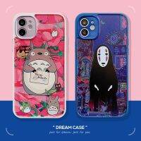 {Doudou Plush} เคสโทรศัพท์อนิเมะ Totoro สำหรับ iPhone 14Pro 7 8 Plus XR XS 12 11 13Pro สูงสุด Se เลนส์ FinAe Hole Protectio เคสซิลิโคนขอบตรง