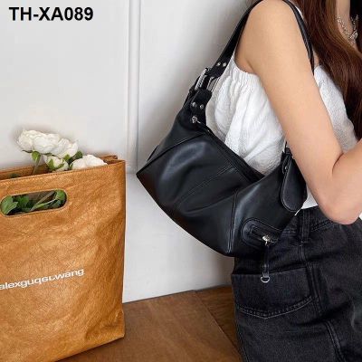 Cool Girl Niche Design Leather Zipper One Shoulder Portable Underarm Bag Retro European and American 2022 New Bag