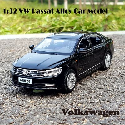 1:32 Passat VW Volkswagen Diecast Scale toy Car Models 6 Openable Doors Metal Model Sound And Light Pull Back SUV Toys for kids