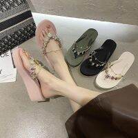 In the summer of 2023 the new female chain diamond flip-flops beach holiday wind colour drilling wedge antiskid leisure fashion sandals