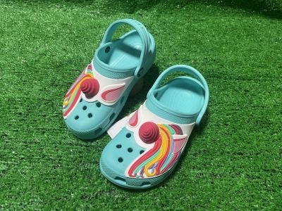 【Ready Stock】2023CrocsˉUnicorn celebrity childrens cave shoes, boys beach sandals, toe cap, anti slip and waterproof