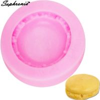 Sophronia M411 Macaron Silicone Molds Sugar Candy Moulds DIY Cupcake Party Fondant Cake Decorating Tools 4.7*4.7*1.2cm Bread  Cake Cookie Accessories