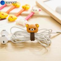 IOPOIT ที่เก็บเดสก์ท็อป แบบพกพาได้ กล่องเก็บสายเคเบิ้ล USB ที่ม้วนสายหูฟัง ที่ยึดหูฟังเอียร์บัด ที่ม้วนเนคไท ที่พันสายไฟ ที่เก็บสายไฟ ตัวจัดการสายเคเบิล ที่ม้วนเก็บสาย