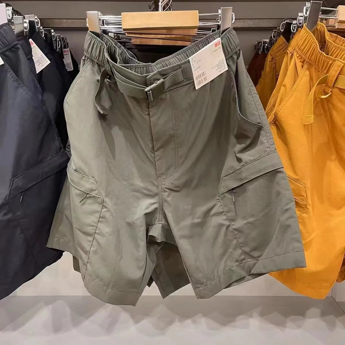 M UNIQLO nylon cargo outdoor shorts Mens Fashion Bottoms Shorts on  Carousell