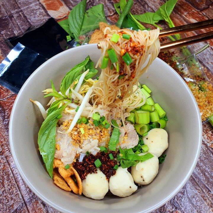 3-ห่อ-ก๋วยเตี๋ยวเรือมั่งคั่ง-เส้นหมี่ขาว-เส้นแห้ง-เก็บไว้ได้นาน